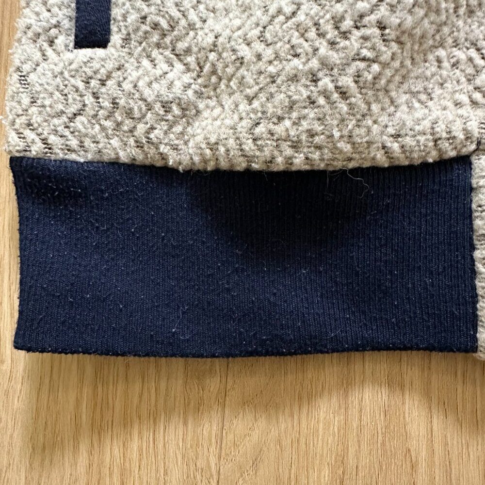 Patagonia W's Woolyester Fleece Jacket in Oat/Navy Accents - S - Picture 4 of 10